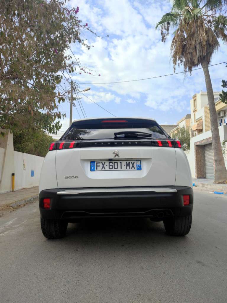 PEUGEOT 2008
