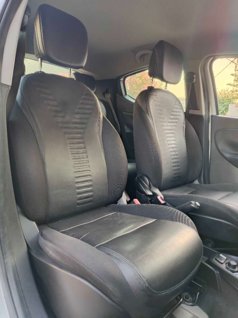 🚘  lancia ypsilon