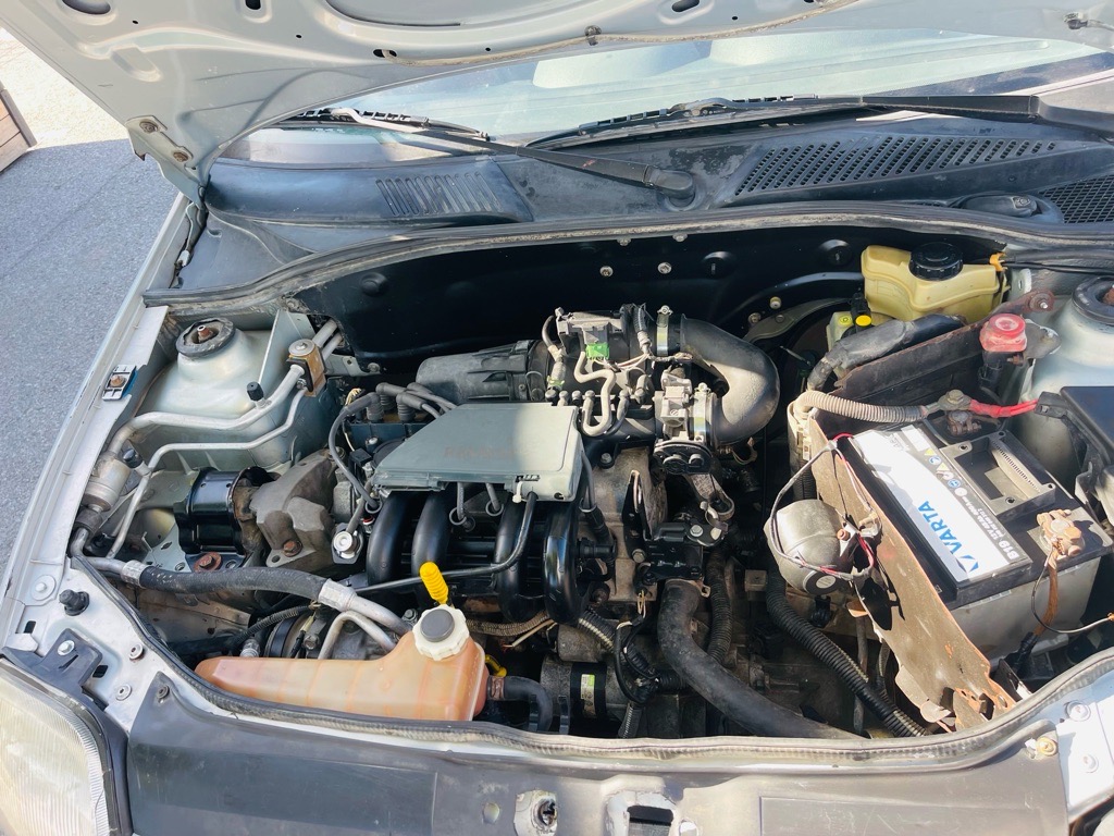 Clio bombé cabel