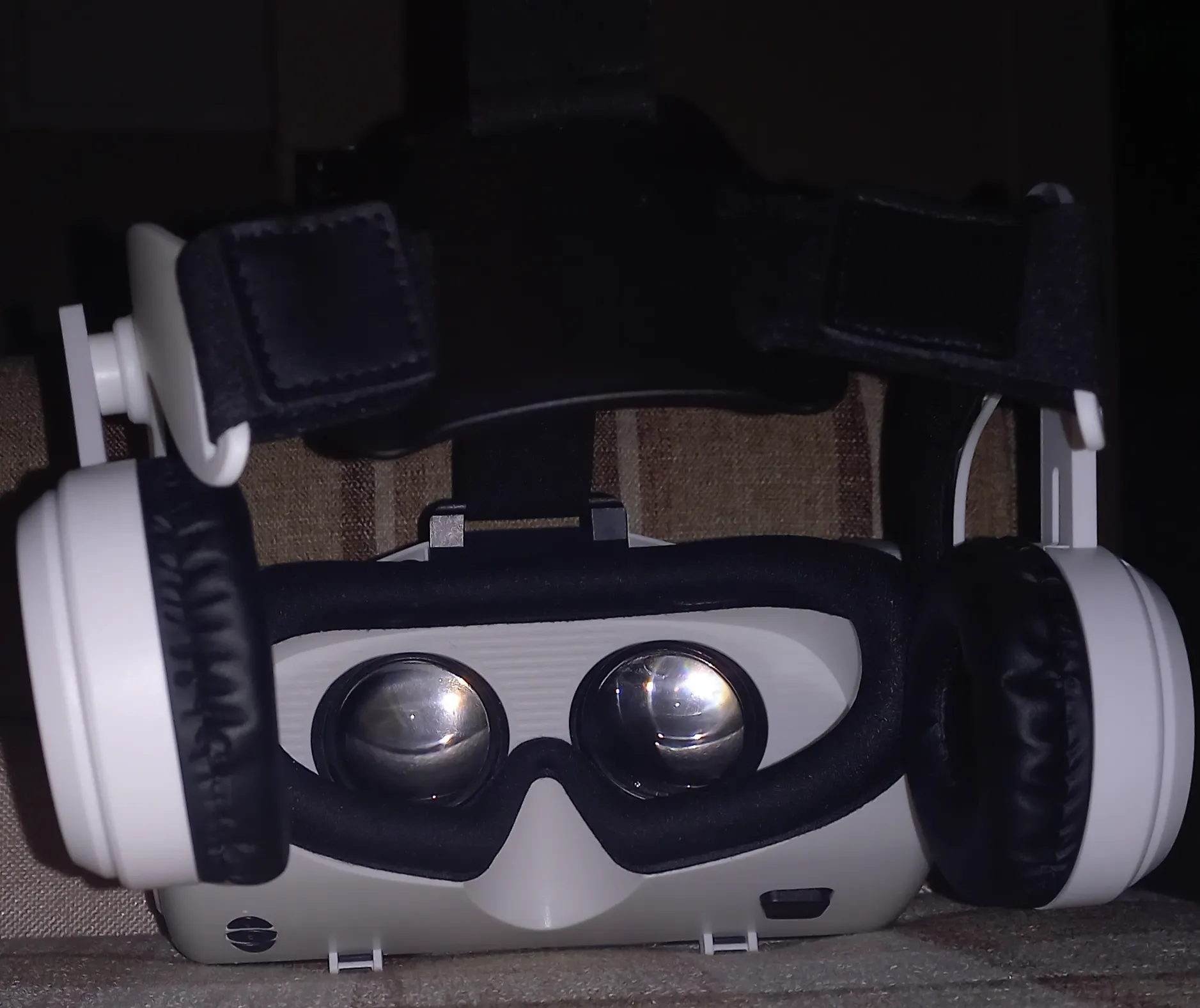 Shinecon VR Box + Manette – Neuf – Importé de France – 120 DT