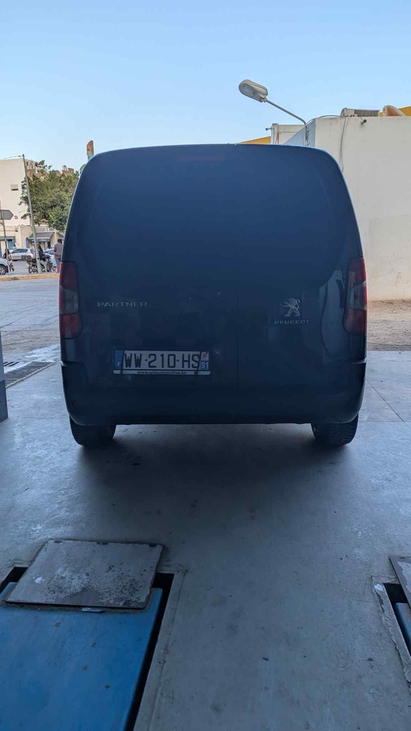peugeot partner k9