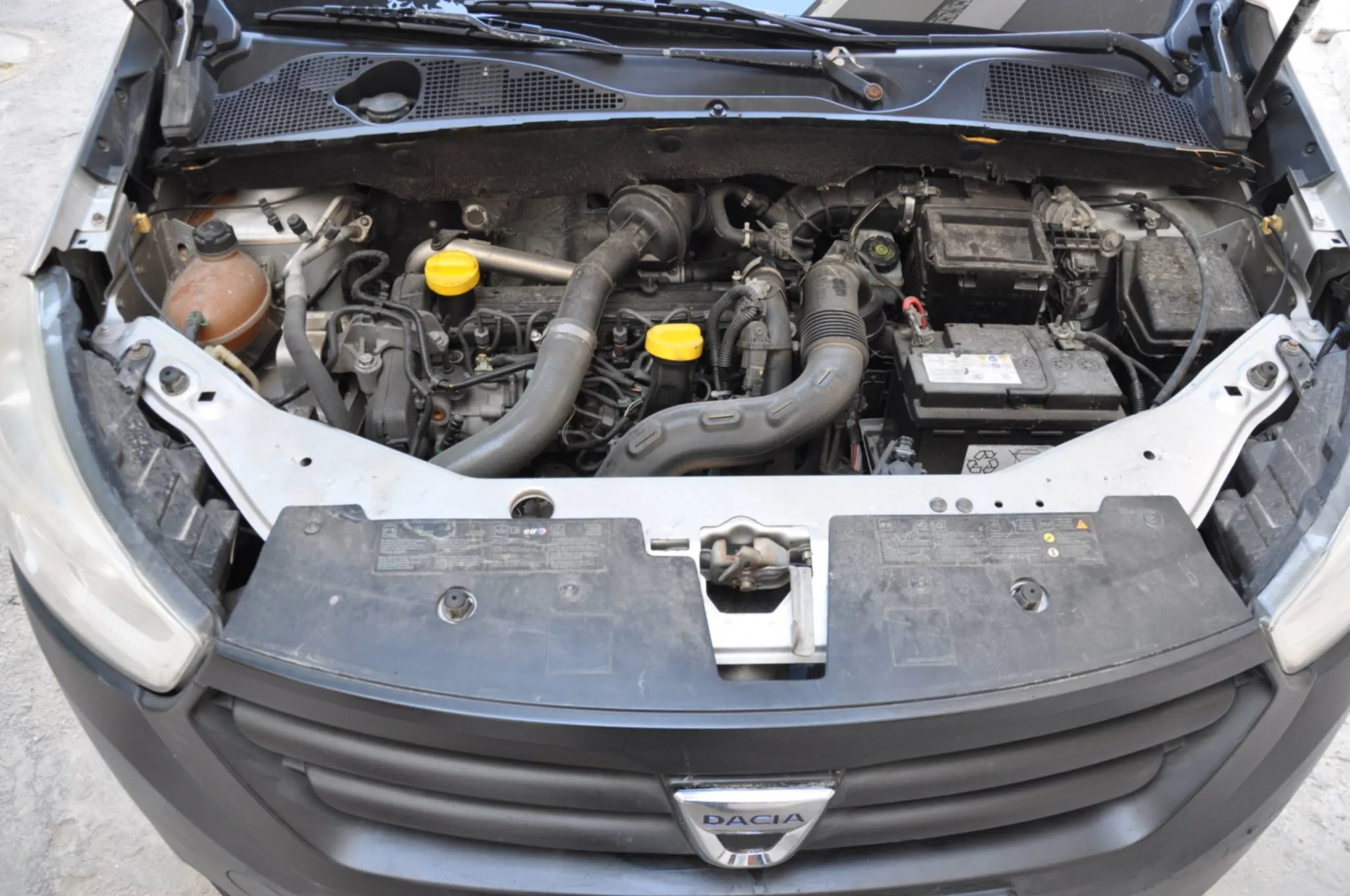 DACIA DOKKER Tél 92.951.221