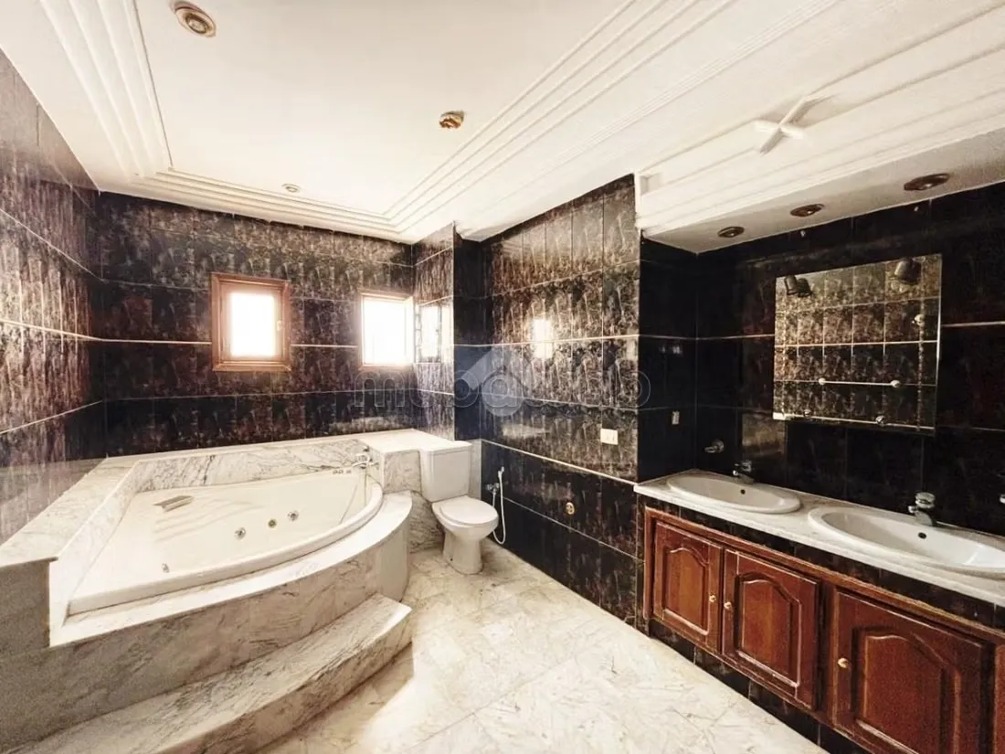 etage de villa spacieux manar 1