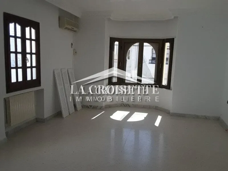 Etage de villa pour usage bureautique h+3 à Carthage ZBL0503