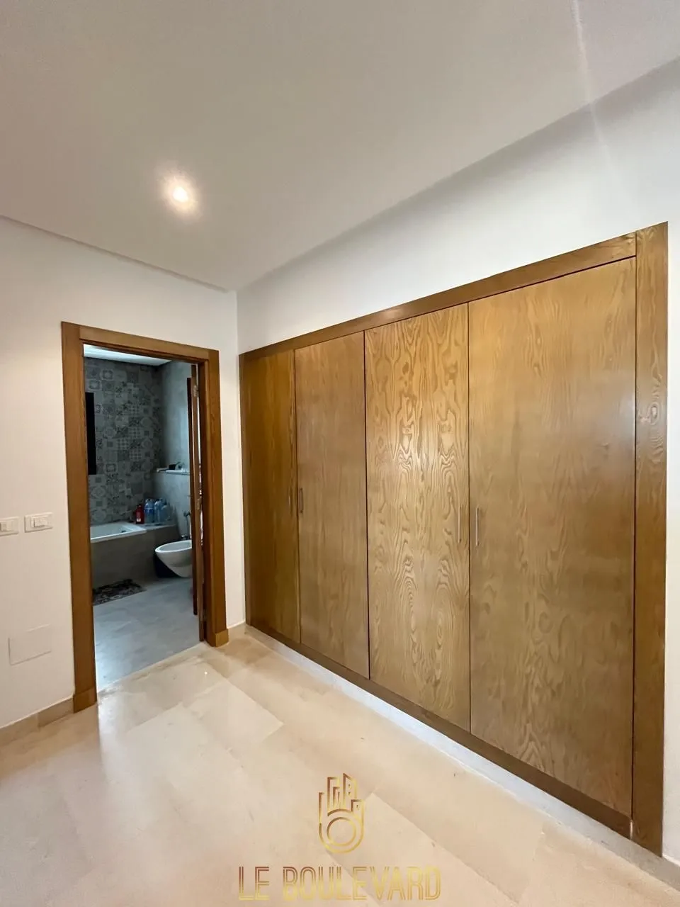A Vendre Appartement S+2 Haut Standing Situé Dans Un Immeuble Au Centre-ville De Nabeul