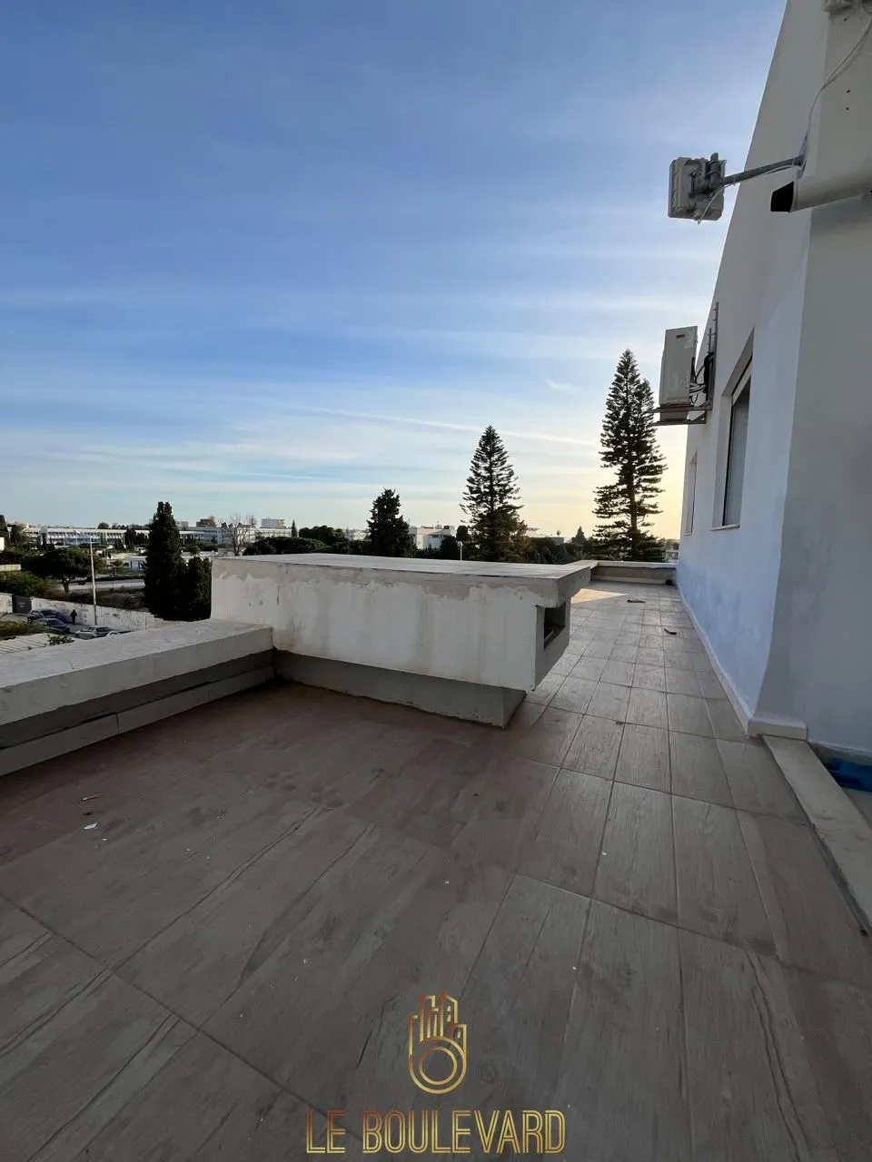 A Vendre Appartement S+2 Haut Standing Situé Dans Un Immeuble Au Centre-ville De Nabeul