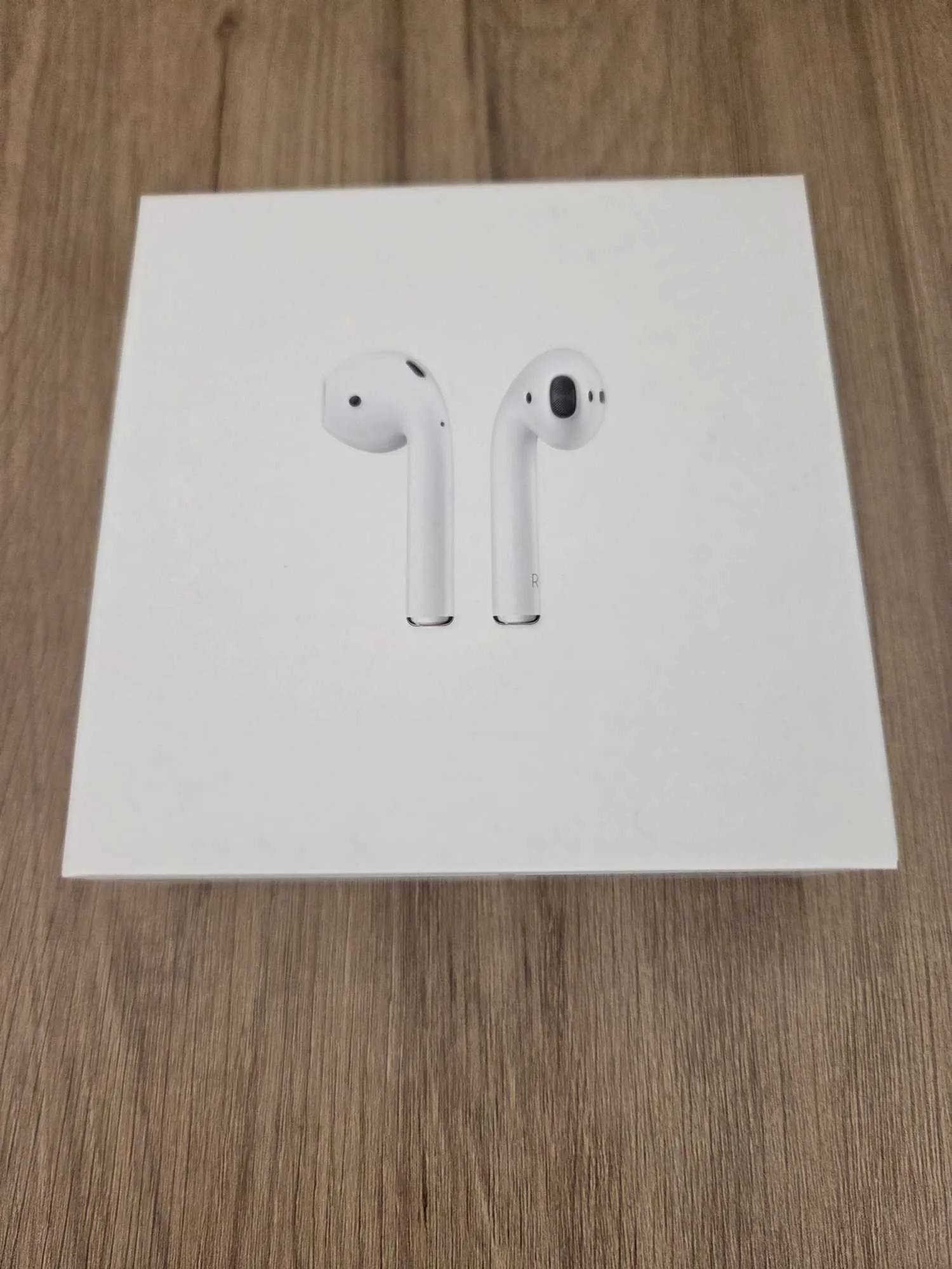 AIRPODS
