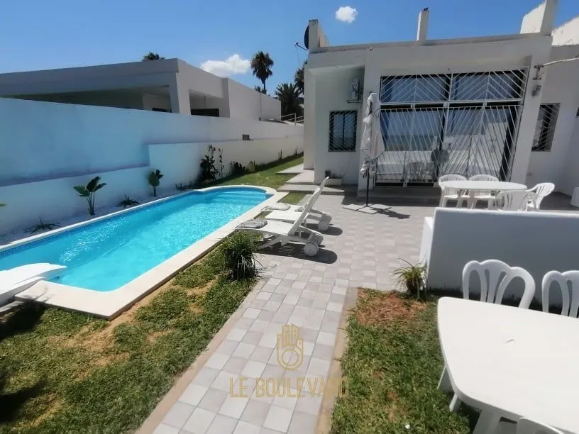 Location Estivale : Villa S+3 Pied Dans L'eau Avec Piscine à Maamoura, Nabeul