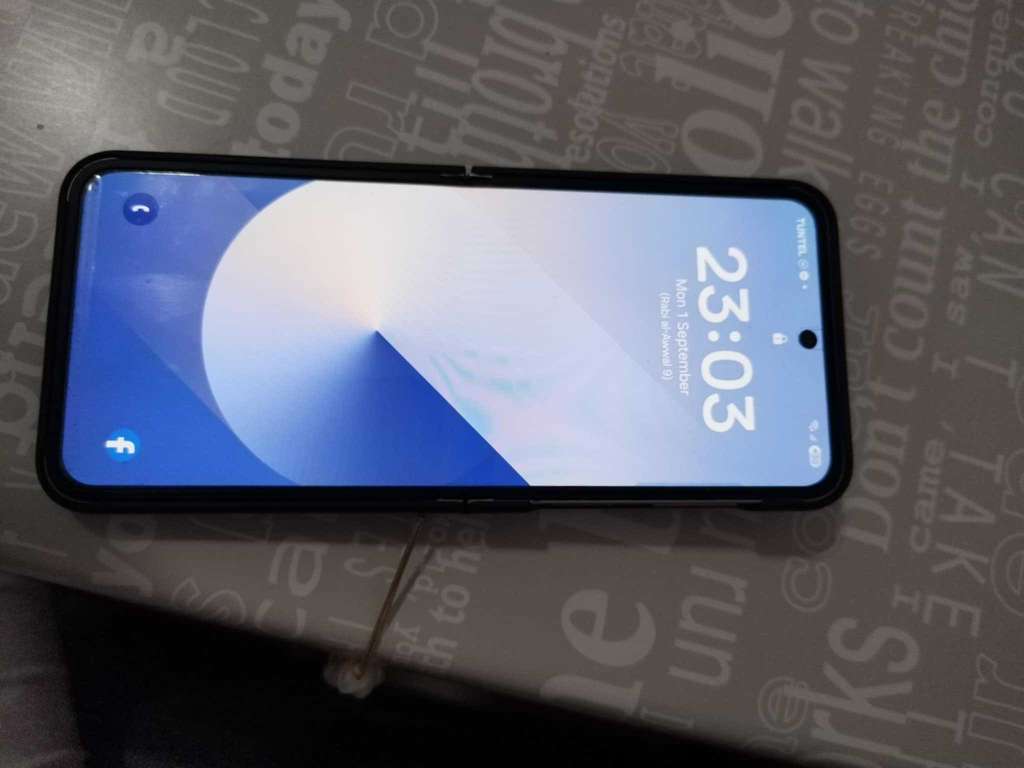 A VENDRE SAMSUNG Z FLIP 6