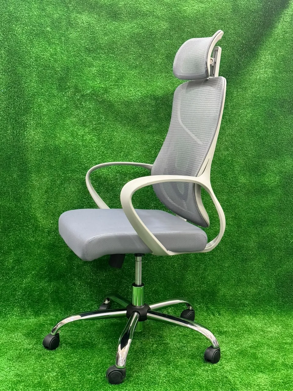 Chaise Bureau Alba Gris avec Accoudoir en Tunisie base chromer 