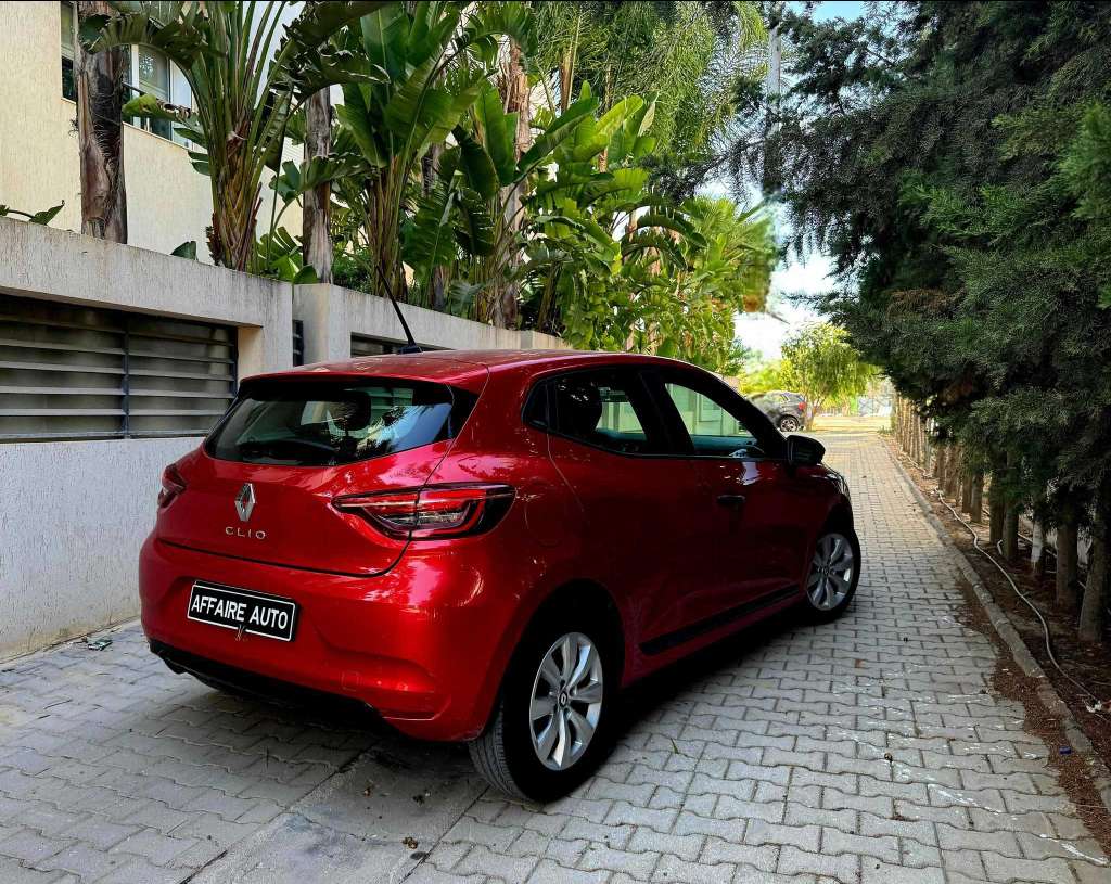 🚘 Renault Clio 2023 essence 57.000km 🚘
 🔁 on accepte l échange des voitures
 
