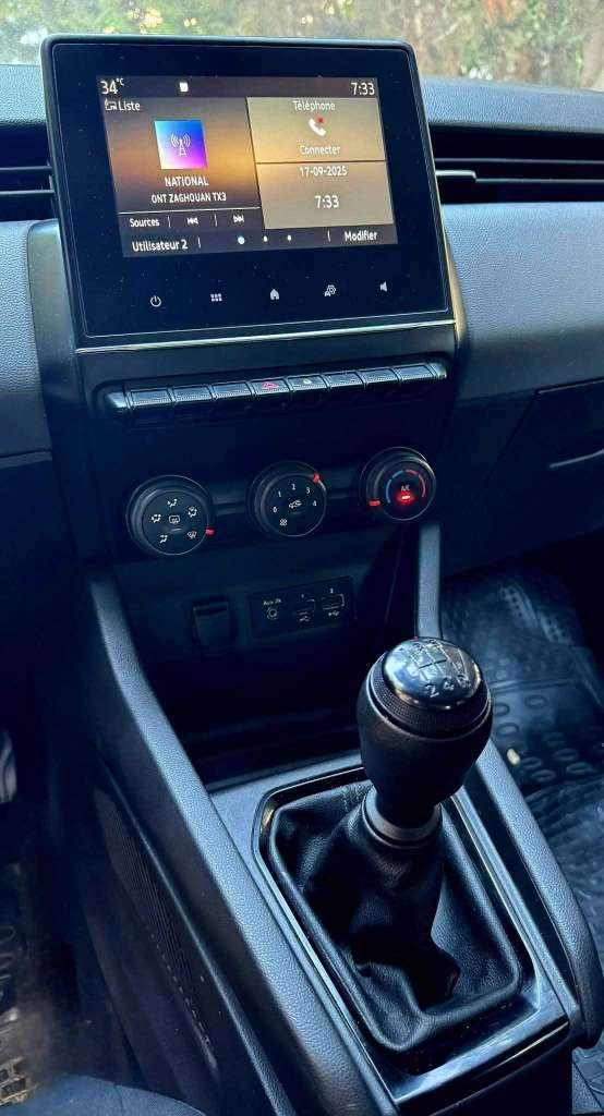 🚘 Renault Clio 2023 essence 57.000km 🚘
 🔁 on accepte l échange des voitures
 
