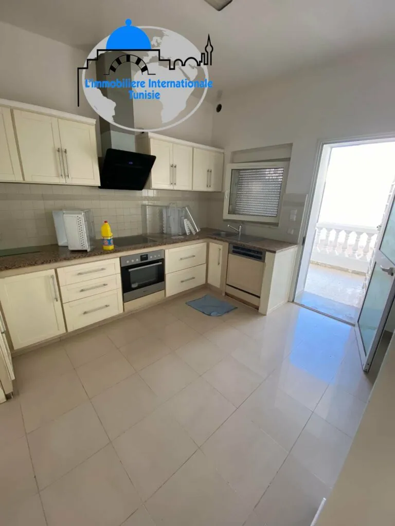À louer à l’année – Rez-de-chaussée S2 de villa avec jardin à Khézema