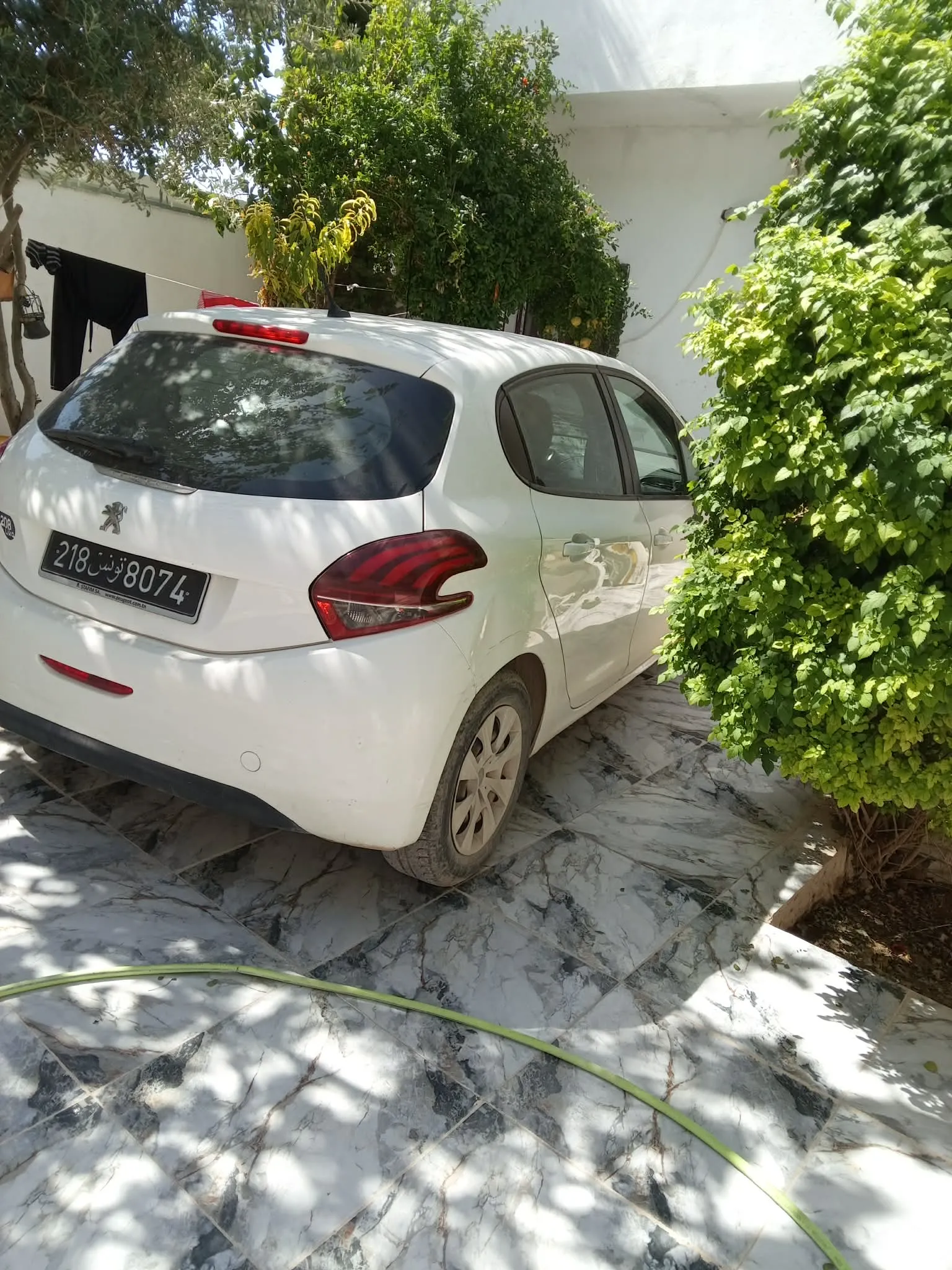 Peugeot 208 en très bonne état
