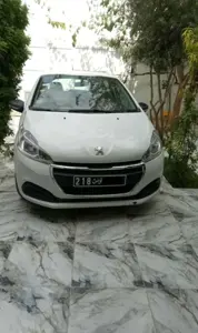 Peugeot 208 en très bonne état 