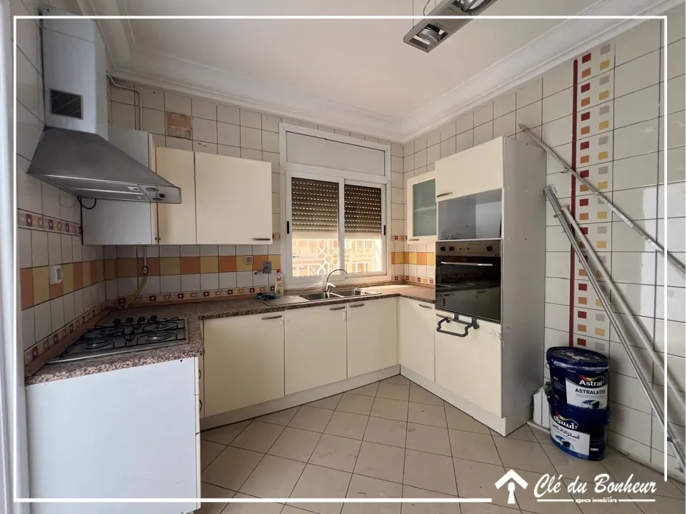 Appartement S+2 avec terrasse à Ain Zaghouen Nord 