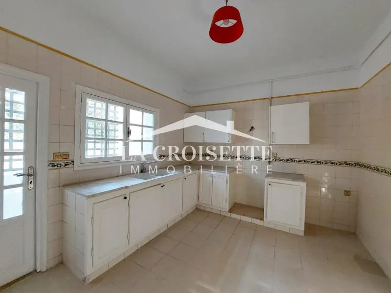  Appartement S+3 Vue Mer à la Marsa avec terrasse MAL2022