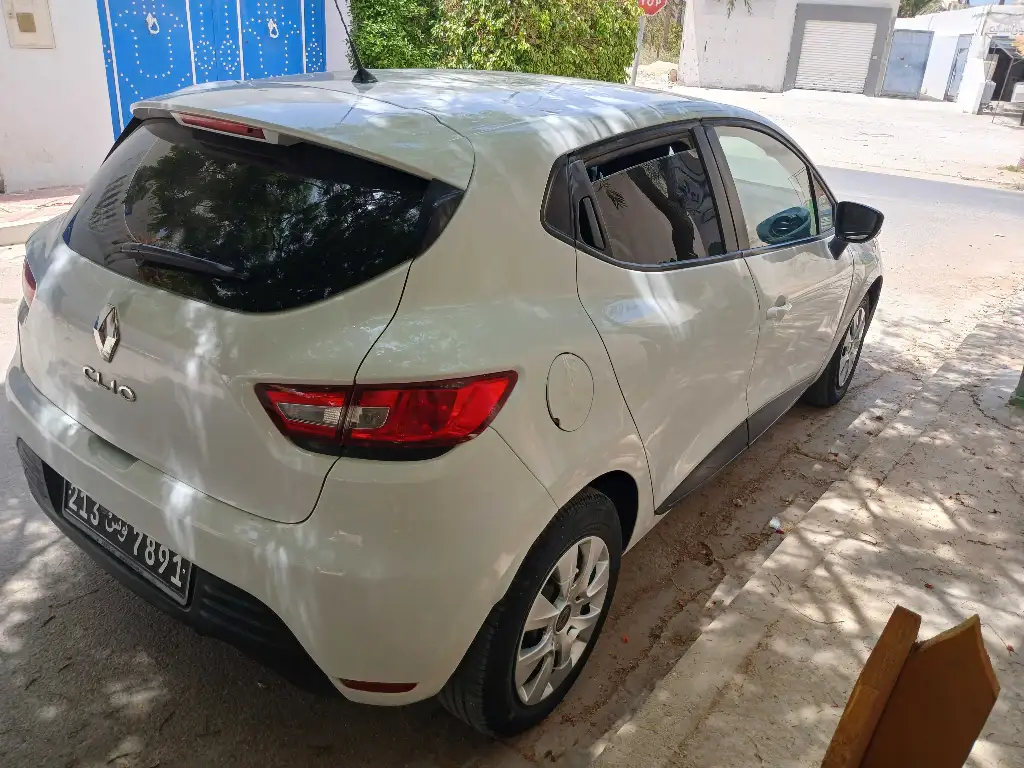 RENAULT CLIO 4 DENAMIC 1er main ESSENCE Tel 24 313 594