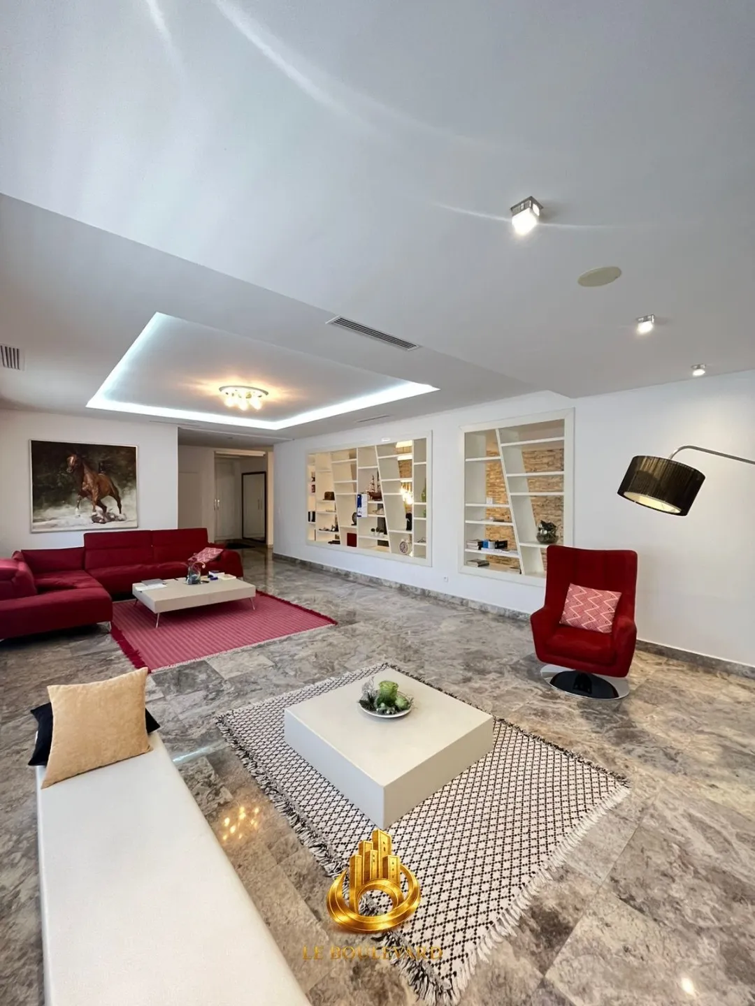 A louer villa S+5 Haut Standing à Sidi Mahersi , Nabeul 