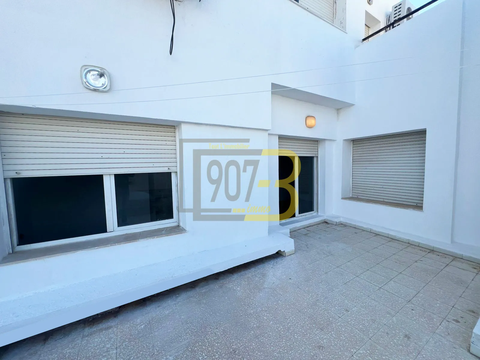  À louer en exclusivité : Un appartement de type S+2, situé à Ennasr 2 