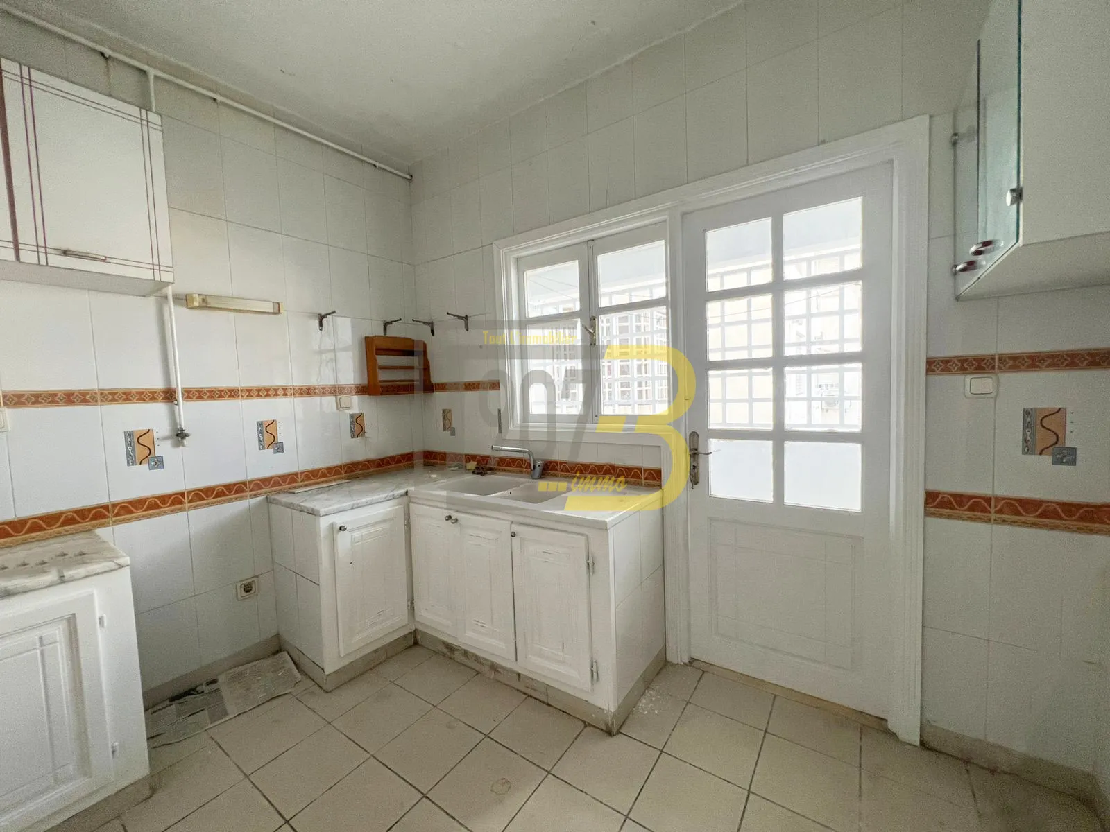  À louer en exclusivité : Un appartement de type S+2, situé à Ennasr 2 