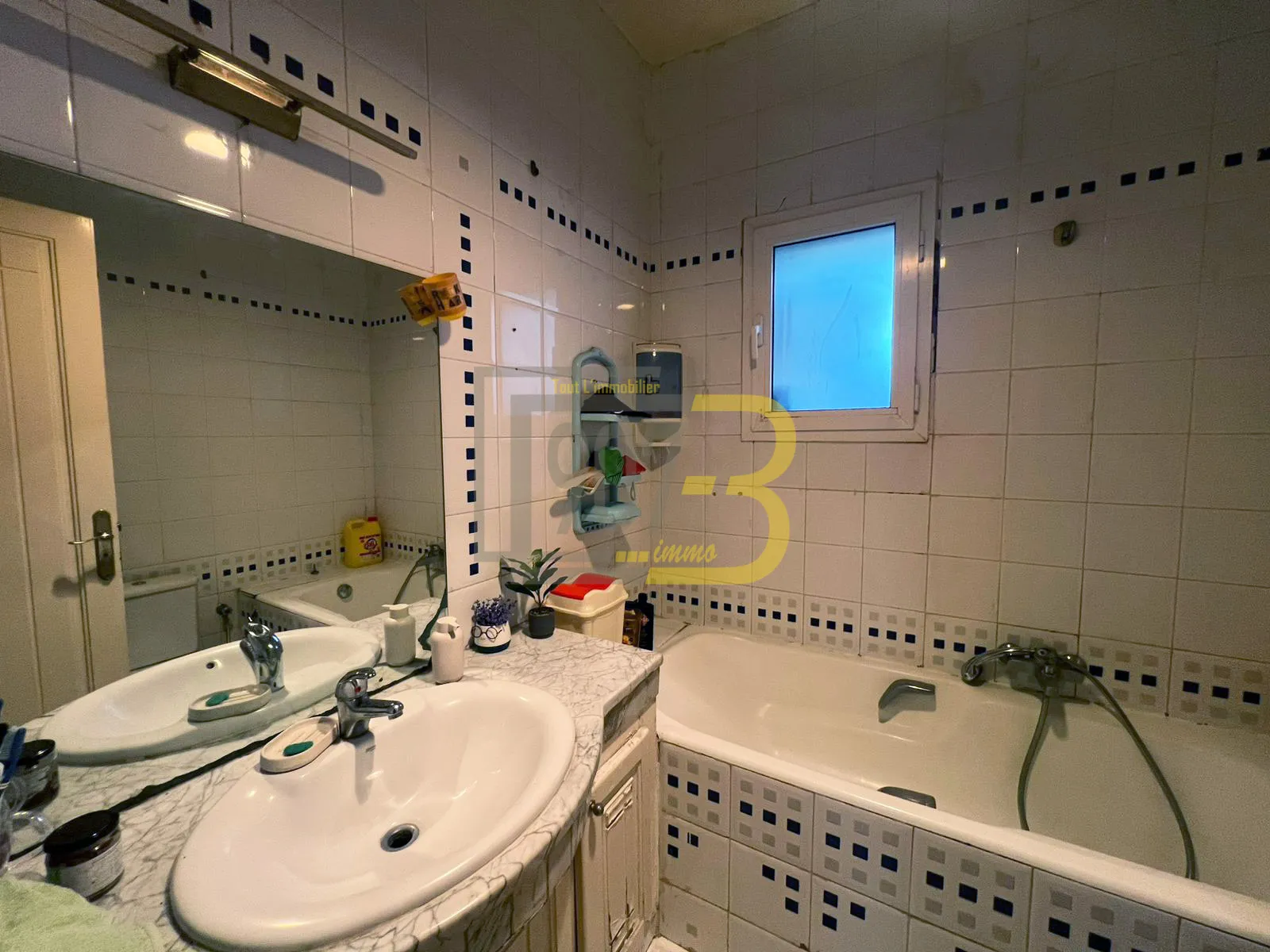  À louer en exclusivité : Un appartement de type S+2, situé à Ennasr 2 