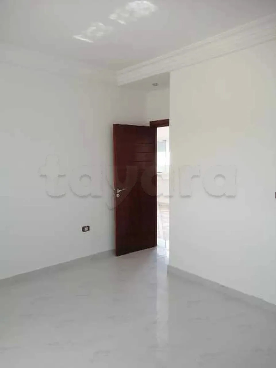 un étage s+1 rénové au 3éme étage a louer situé a cité ibn khaldoun Prés de Foyer et De terminus 3