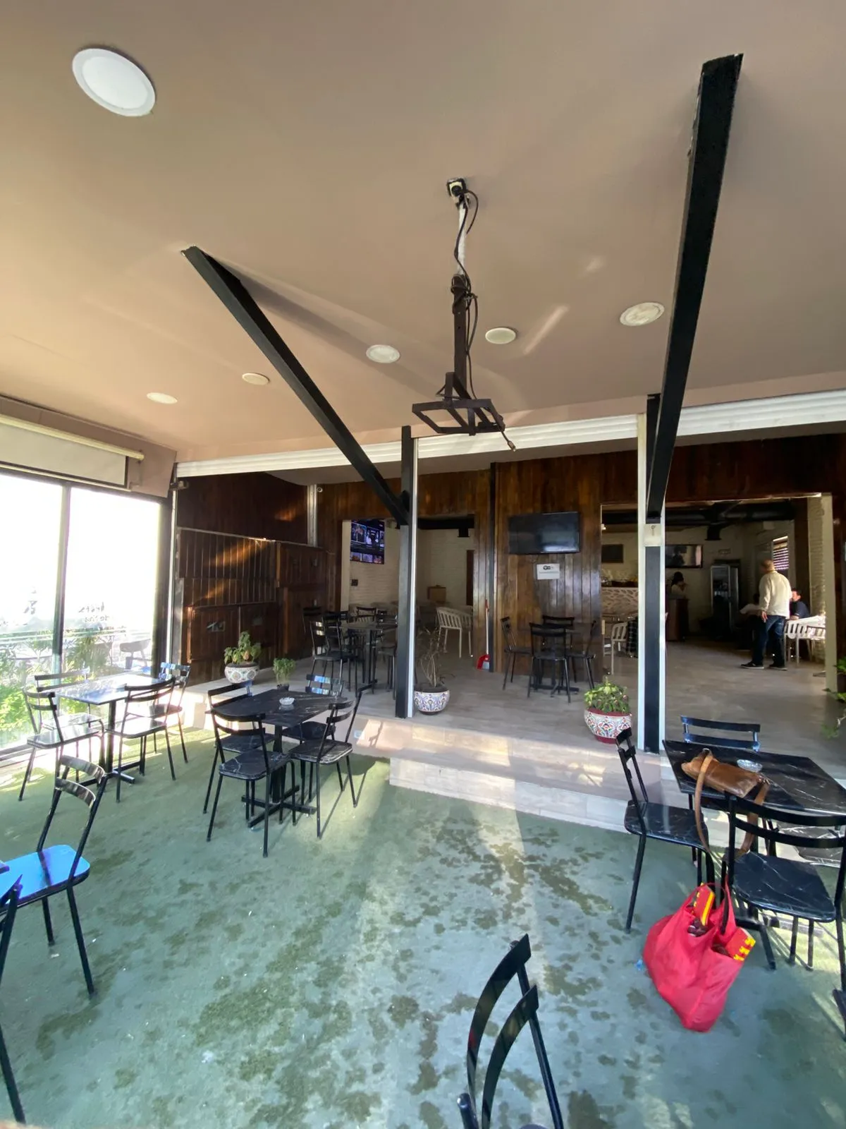 A vendre salon de thé a Ain zaghouan