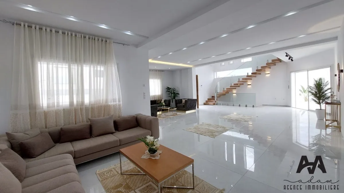 Villa Duplex S+4 d’Exception avec Piscine – Jinen Beni Khiar