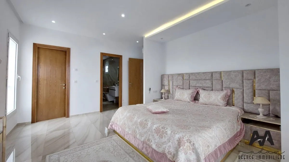 Villa Duplex S+4 d’Exception avec Piscine – Jinen Beni Khiar