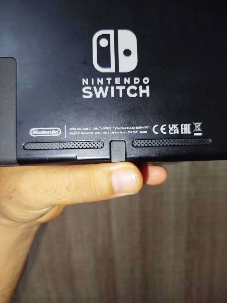 Nintendo switch V2 modéle 2023