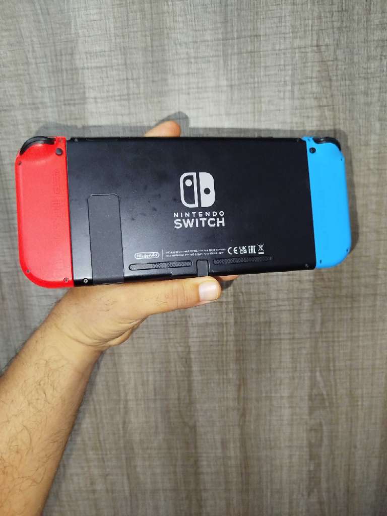Nintendo switch V2 modéle 2023