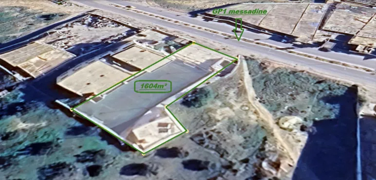 Terrain 1607 m² à vendre – Emplacement stratégique sur route principale  idéal pour projet commercial
