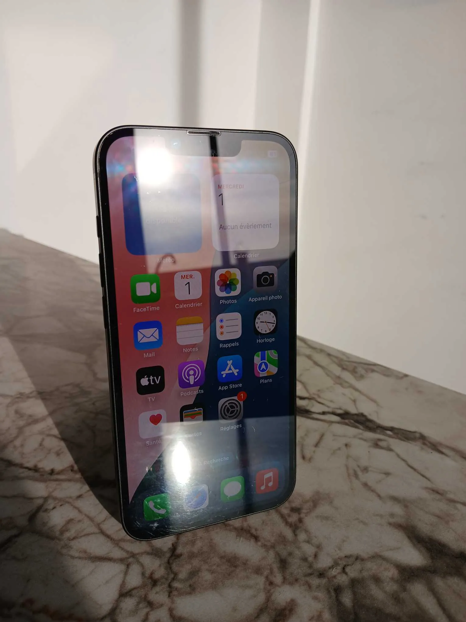 📱 iPhone 16e 128 Go – Excellent état (occasion)