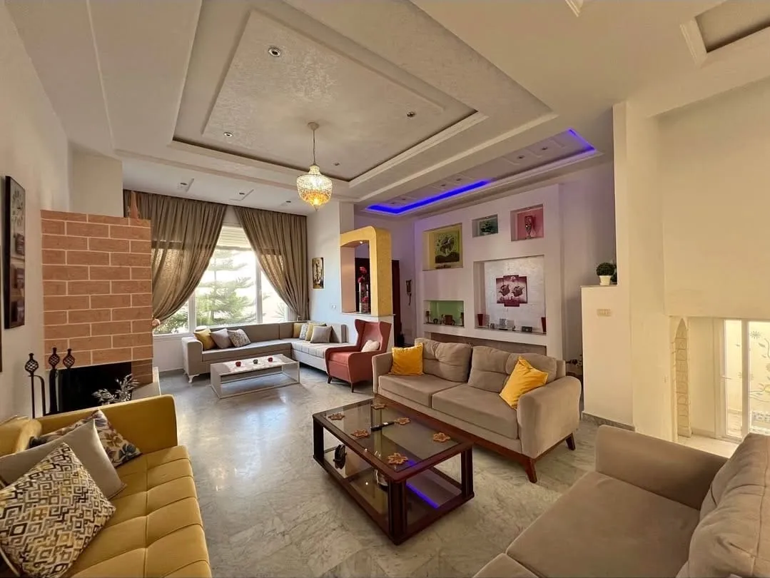 A vendre des villa haut standing à Sahloul 4