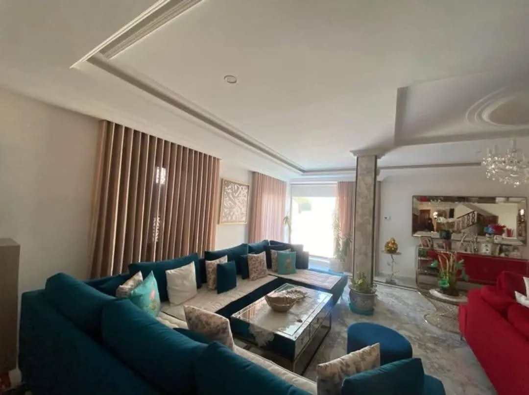 À Vendre: Magnifique Villa de Luxe  A Kantaoui De Terrain:800m² 