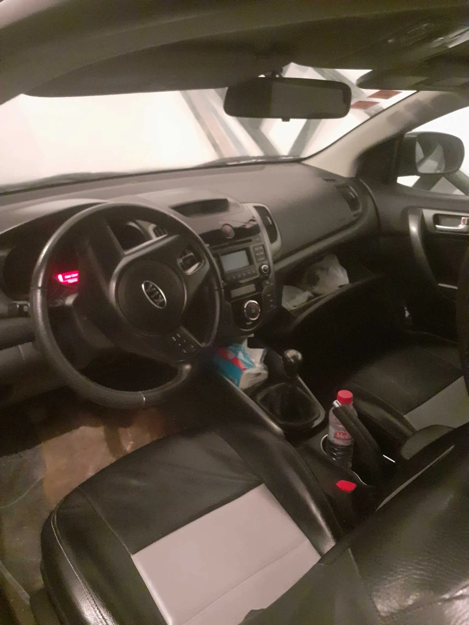 Belle voiture:KIA CERATO KOUP ,peu roulé