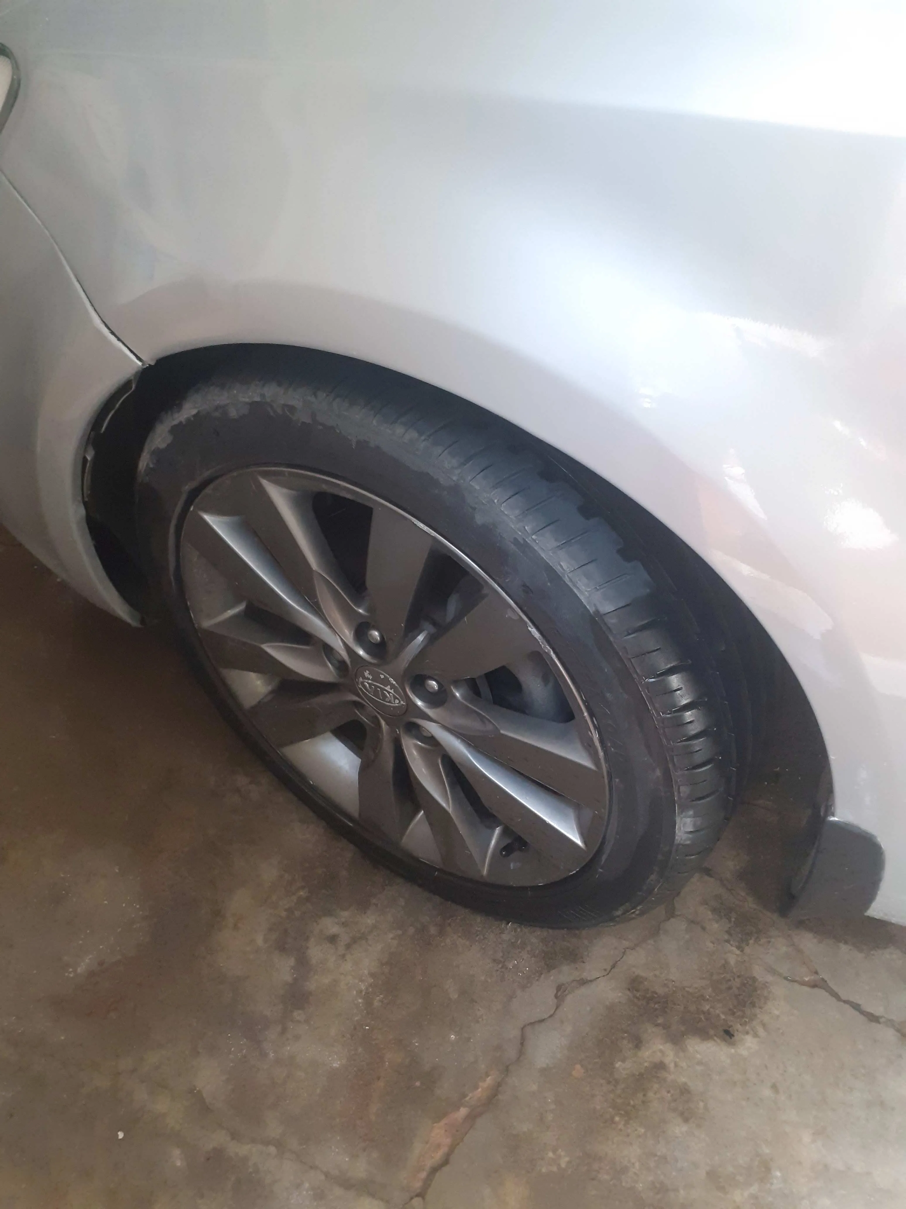 Belle voiture:KIA CERATO KOUP ,peu roulé