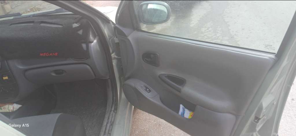 A vendre voiture boîte automatique