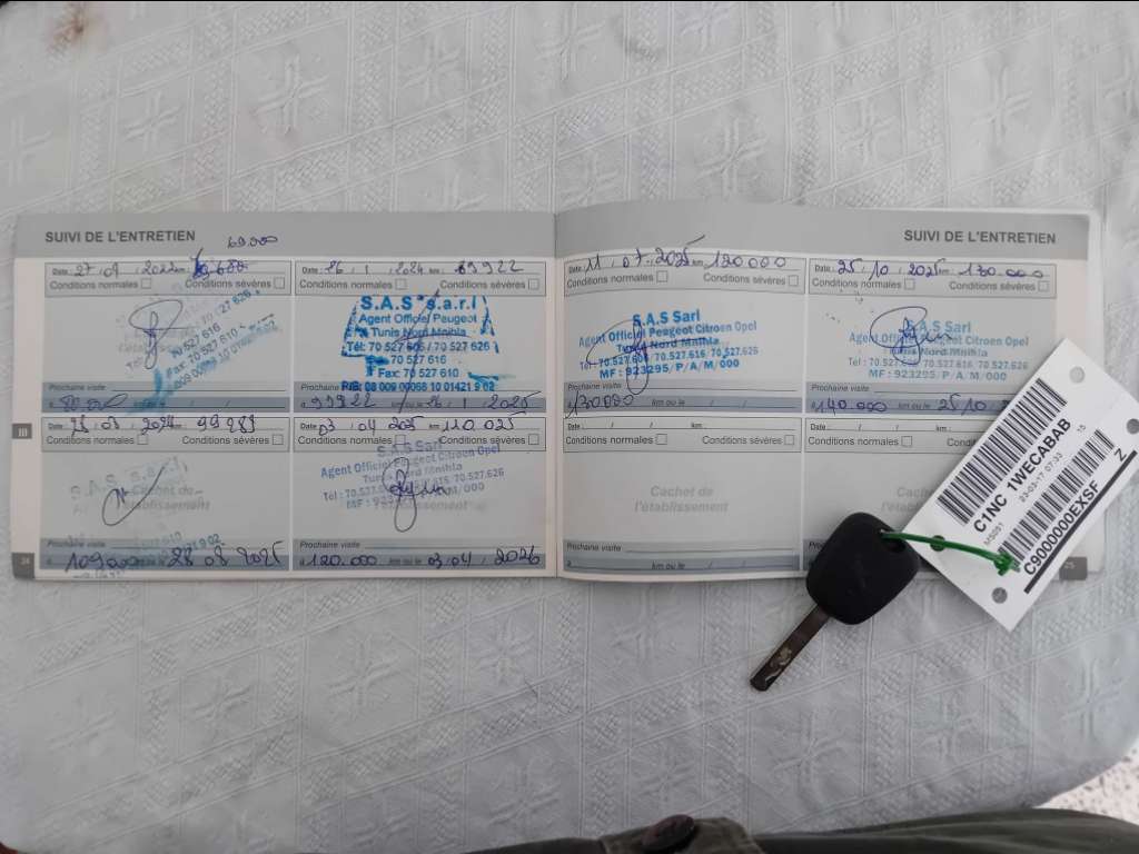A vendre Peugeot b9 première main 144000 km année 2018 touttops tel 55090199