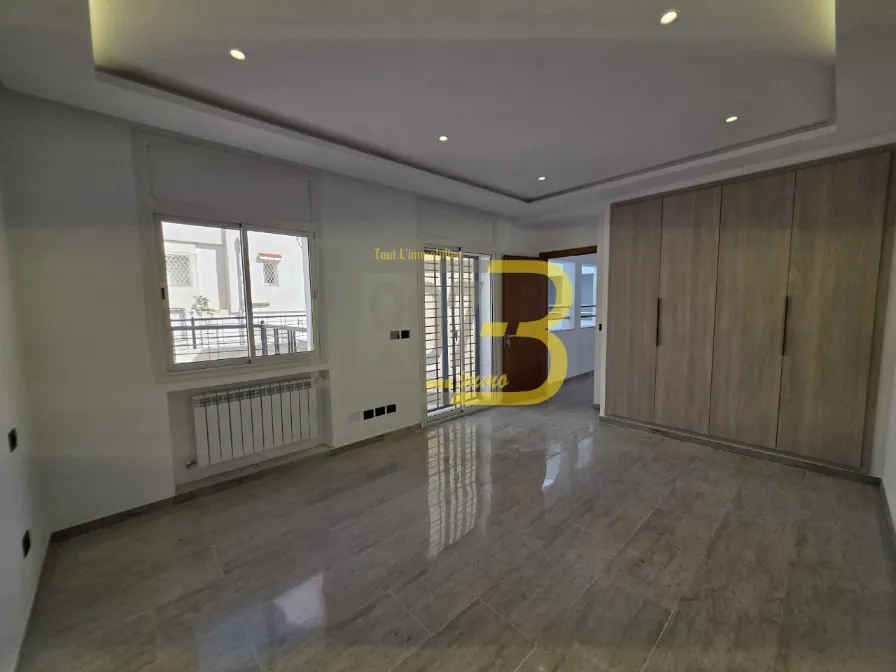 À LOUER – Villa  à Ennasr 