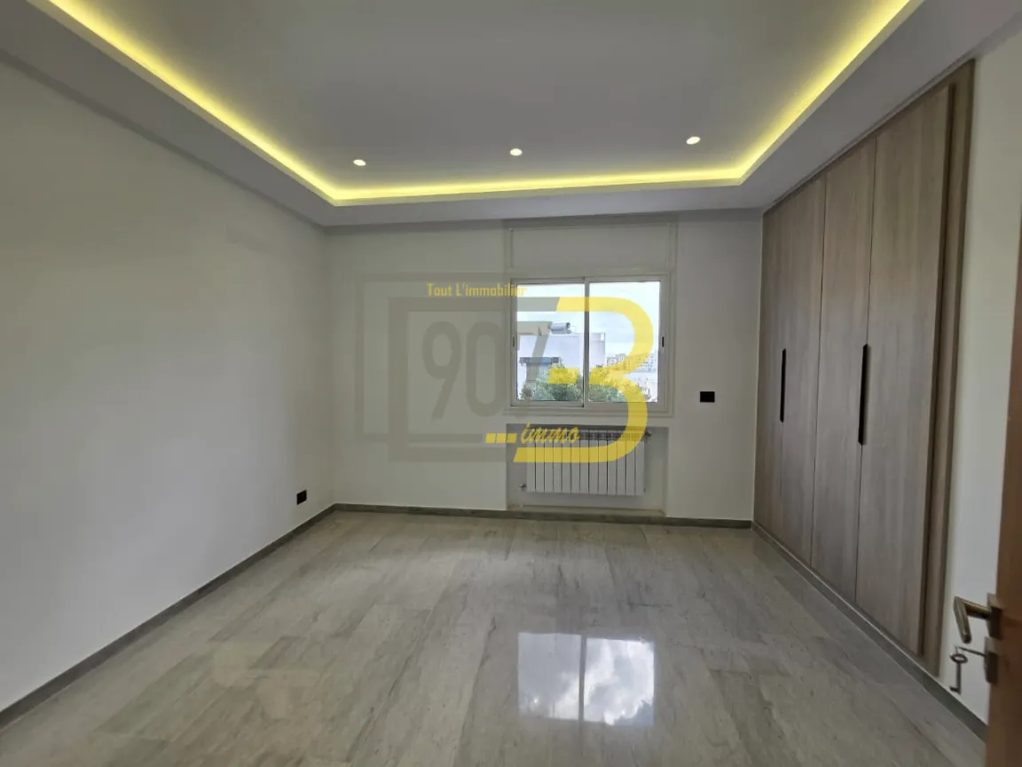 À LOUER – Villa  à Ennasr 