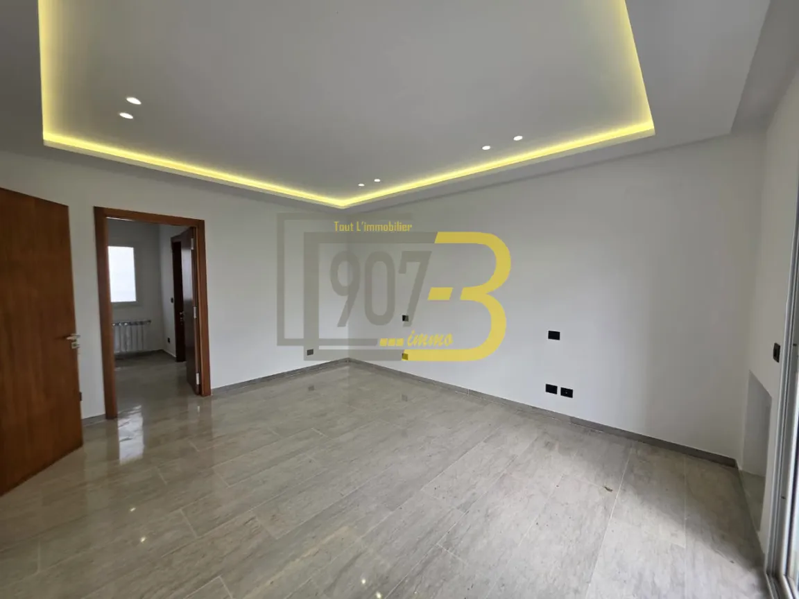 À LOUER – Villa  à Ennasr 