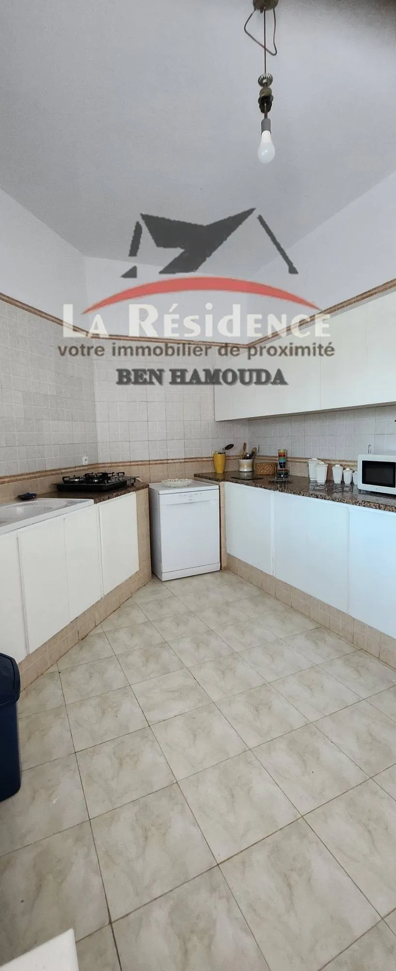 Appartement Meublé Bien équipé dans une Résidence calme et sécurisée à Bizerte.