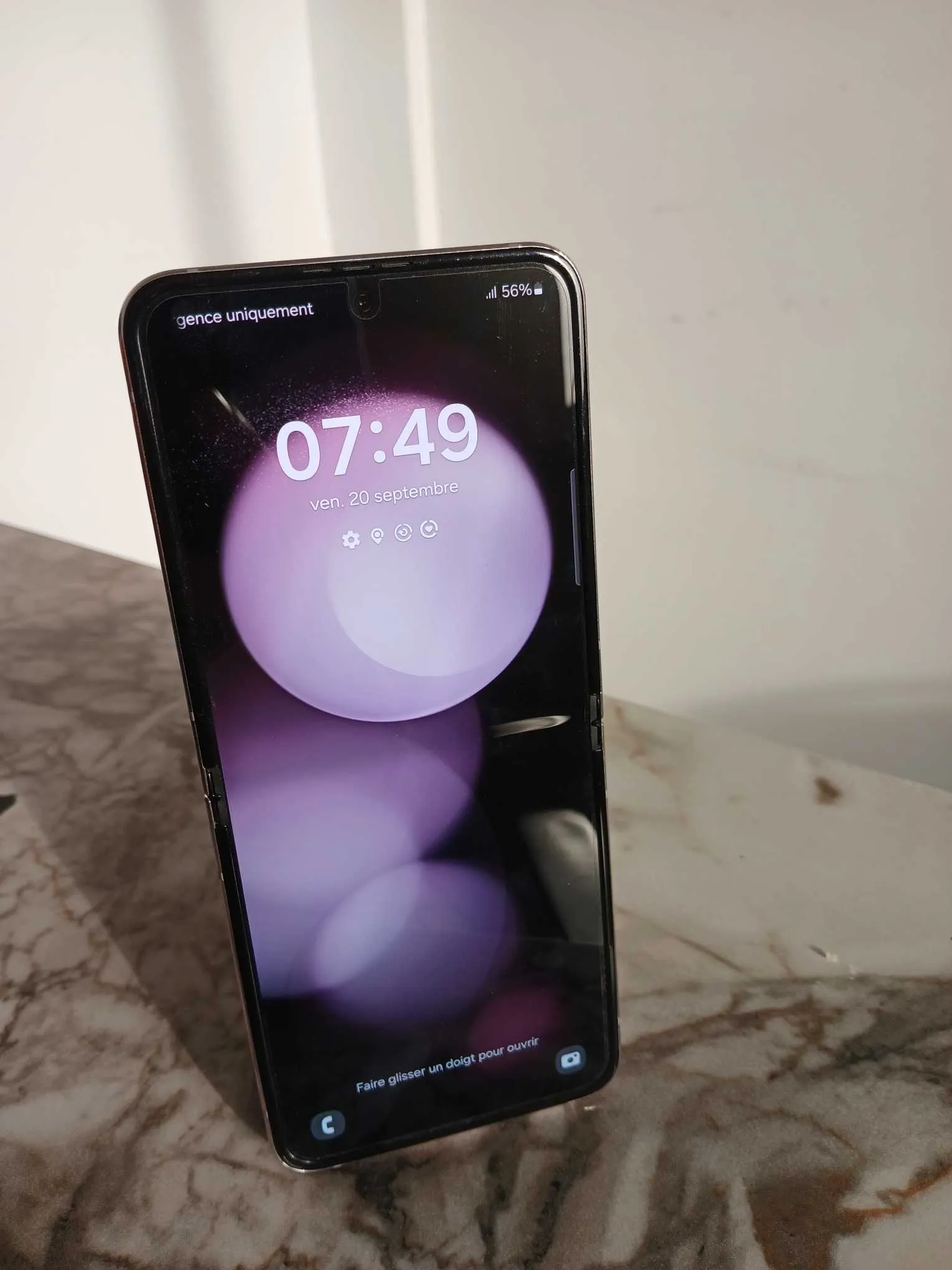 Samsung Galaxy Z Flip 5 – 256 Go / 8 Go RAM – Rose – Bon Occasion