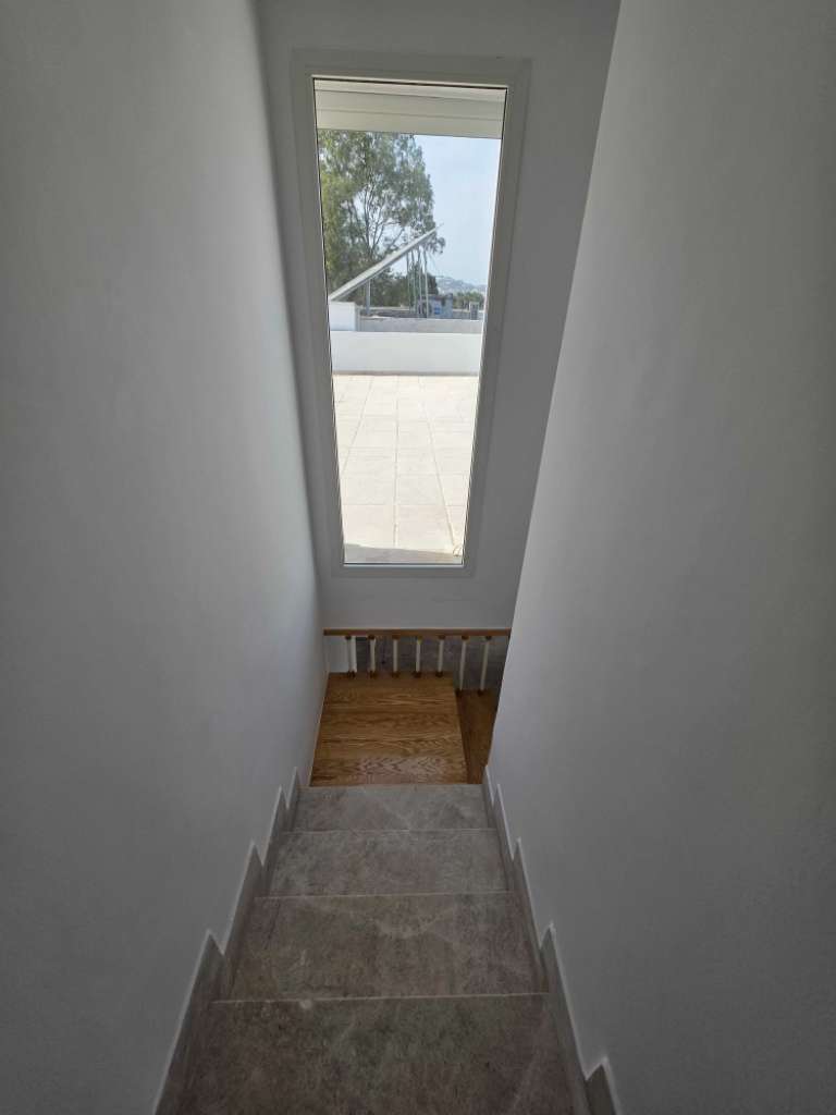 Duplex avec piscine a louer marsa corniche 