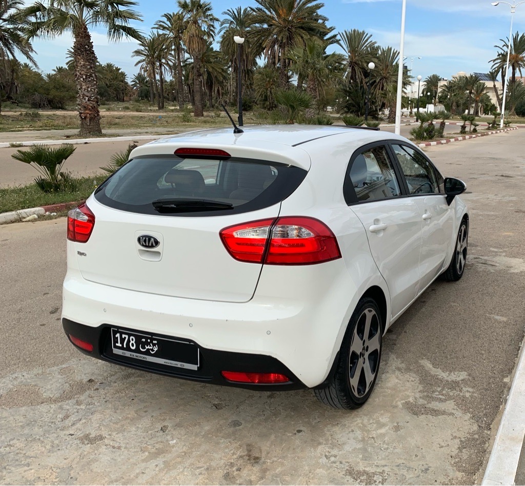 Kia Rio 1.4 coupé (Boite auto & Toit ouvrant)