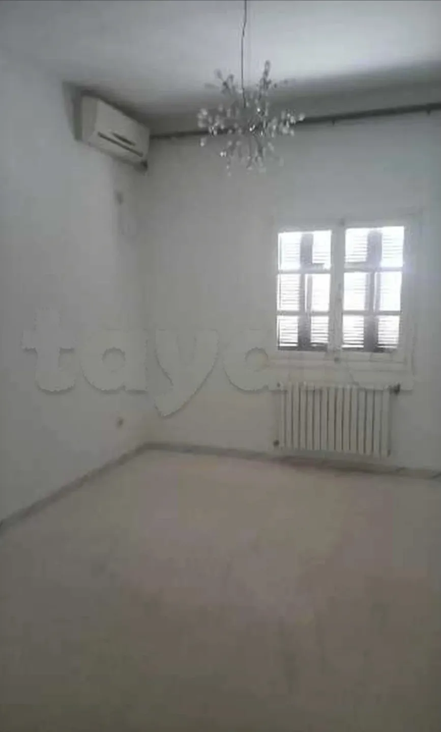 Location S3 vide à La Soukra