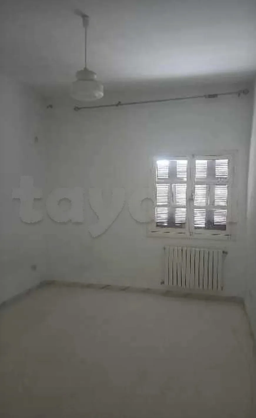 Location S3 vide à La Soukra