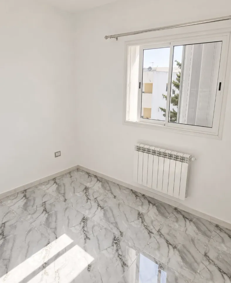 À Louer – Appartement S+3 Rénové à Cité Hadika 1, Ettahrir